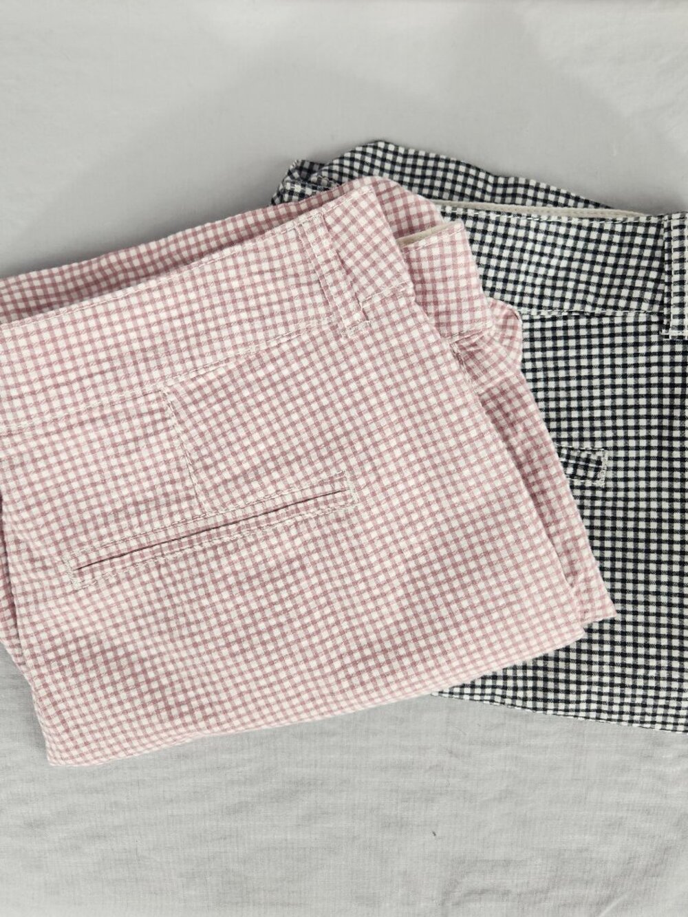 2 Old Navy Everyday Shorts Womens 10 Gingham Seersucker Pink Black Check